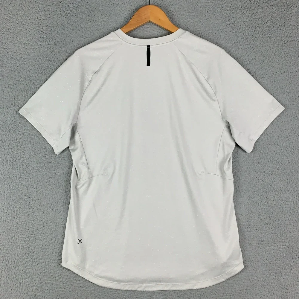 Lululemon Fresh Form T-Shirt Mens XL Lunar Rock Gray Short Sleeve Gym Athleisure